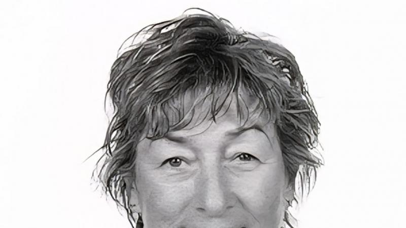 Szomorú hírt kell megosztanunk: elhunyt Fésüs Irén, Tálas Zsuzsanna édesanyja. Az ő emléke mindannyiunk szívében megmarad.
