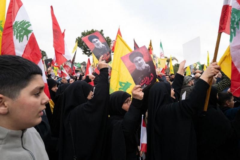 Izrael éjjel támadást indított a Hezbollah ellen.