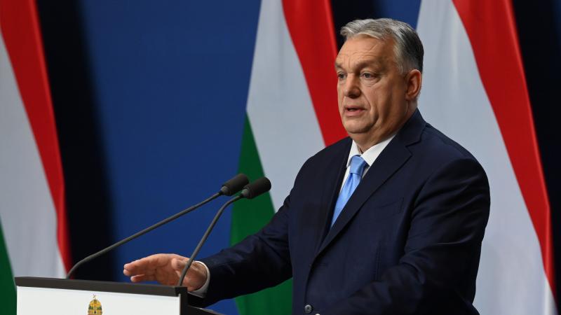 Hamarosan meghallgathatjuk Orbán Viktor beszédét, amelyben a kormányfő az elmúlt év eseményeit és eredményeit értékeli.