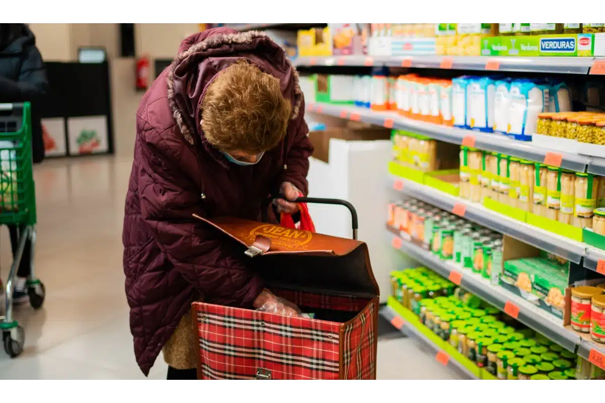 Villámintézkedés: A Tesco meglepetéssel kedveskedik a magyar vásárlóknak! Vasárnapig minden Clubcard tag háromszor annyit takaríthat meg!