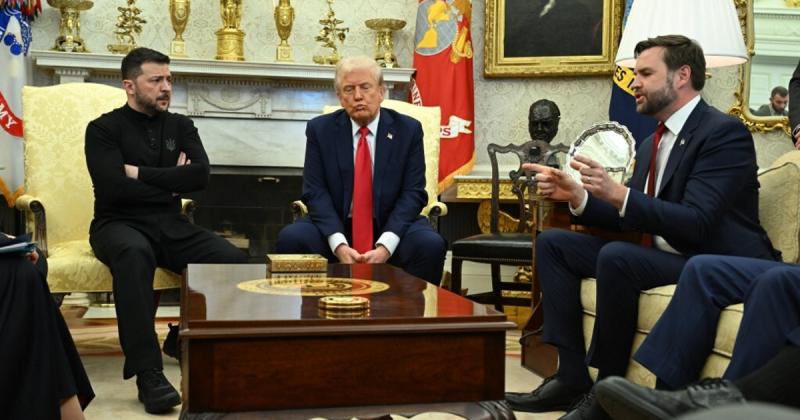 FT-kommentár: Trump keleti politikájának rabságába esett