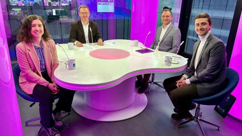A kérdés az orosz gázról való leválás egy olyan szuverenitási dilemmát vet fel, amely a nemzeti önrendelkezés és a gazdasági függetlenség szempontjából is kulcsfontosságú. Az energiaforrások diverzifikálása nem csupán politikai döntés, hanem a jövőbeli st