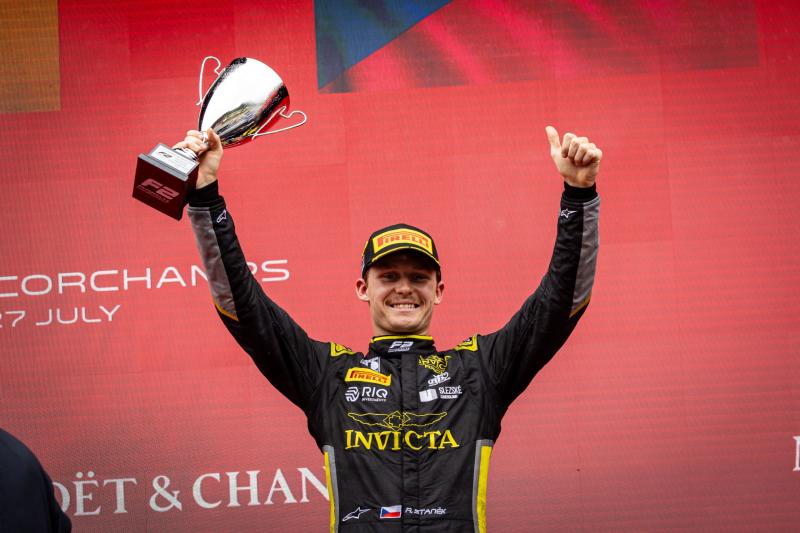 F2: Dunne-t eltiltották, Lindbladot diszkvalifikálták, Stanek diadala | M4 Sport