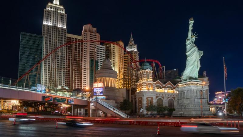 A Las Vegas-i kaszinók vonzereje egyre inkább csökken, és úgy tűnik, hogy egyre kevesebb ember látogat el a városba. A neonfények és a szerencsejáték izgalma helyett más élmények keresése áll a középpontban.