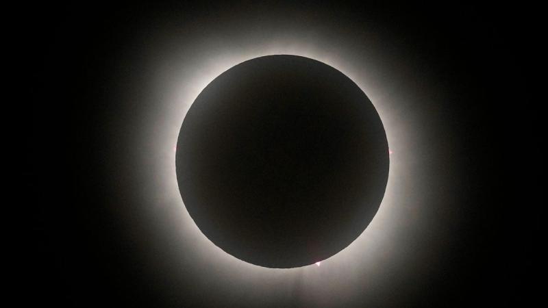 Napfogyatkozás 26 éve – emlékszel, milyen lenyűgöző élmény volt? Fedezd fel galériánkban a különleges pillanatokat!